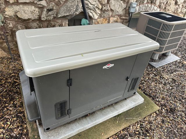 528 E Dorris Avenue, Mountain Grove, MO 65711