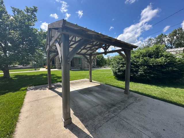 528 E Dorris Avenue, Mountain Grove, MO 65711