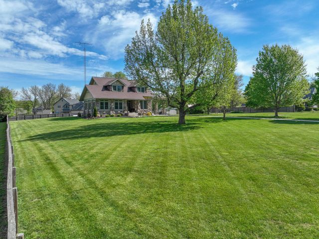 528 E Dorris Avenue, Mountain Grove, MO 65711