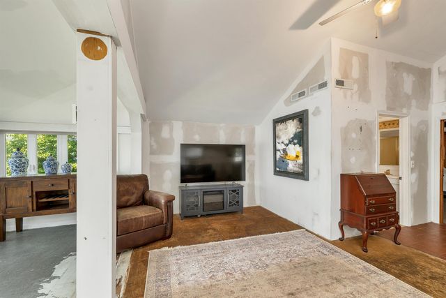 93 Conleys Grove Road, Derry, NH 03038