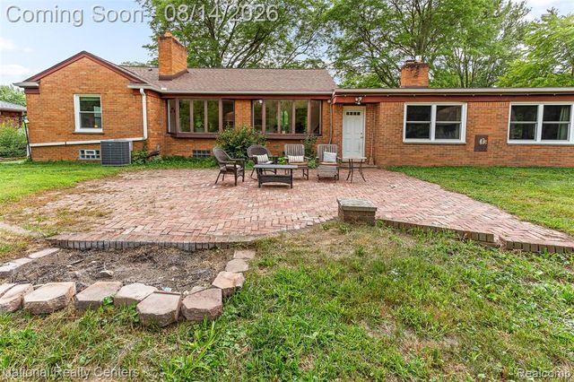 31890 Dohany Drive, Farmington, MI 48336
