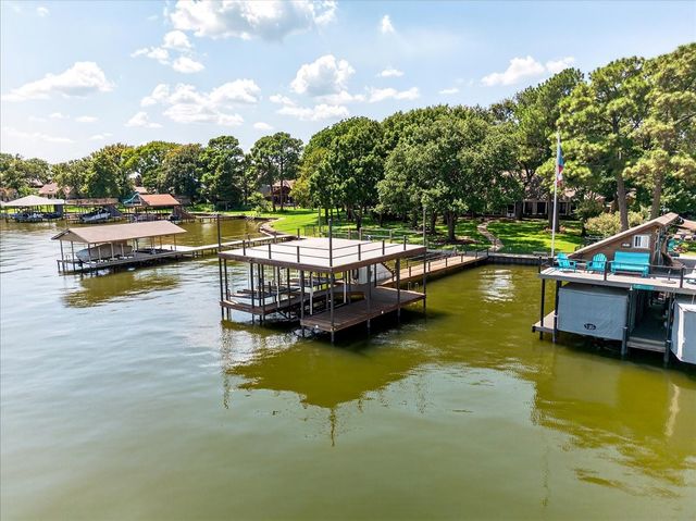 108 Carribean Circle, Mabank, TX 75156