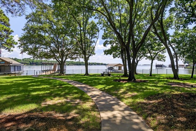 108 Carribean Circle, Mabank, TX 75156