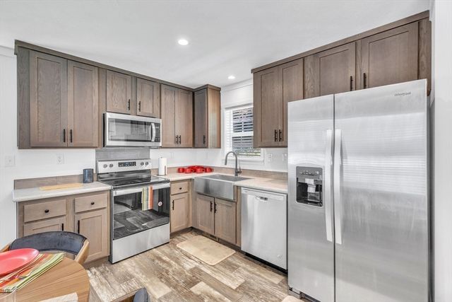 2 Fourth Ave., Ware, MA 01082