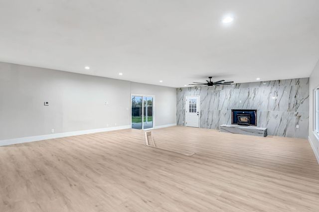 28718 Auberry Road, Prather, CA 93651