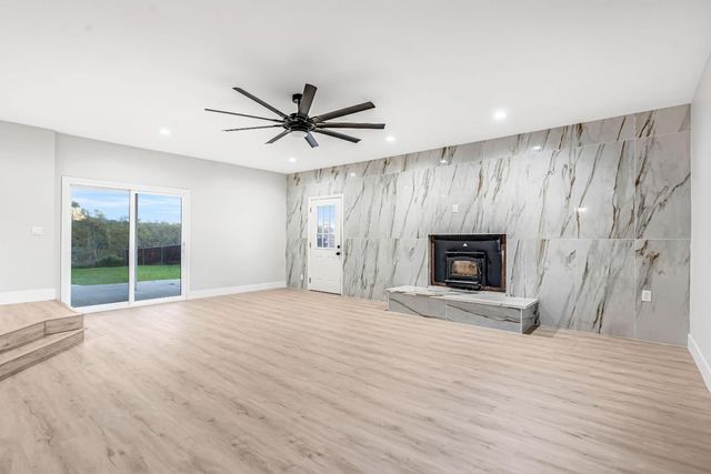 28718 Auberry Road, Prather, CA 93651