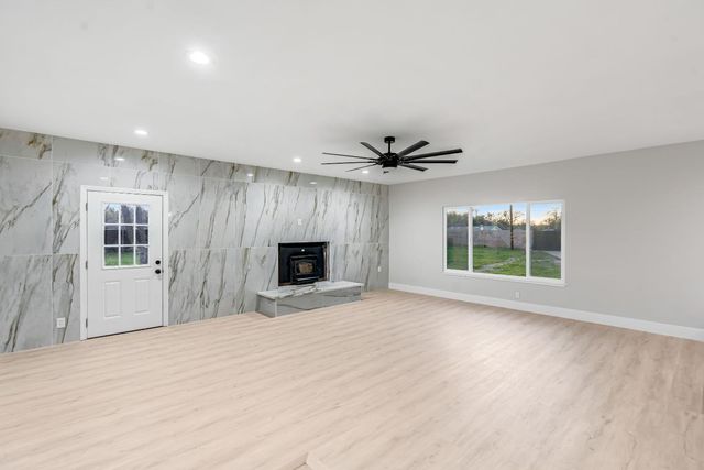 28718 Auberry Road, Prather, CA 93651