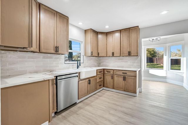 28718 Auberry Road, Prather, CA 93651