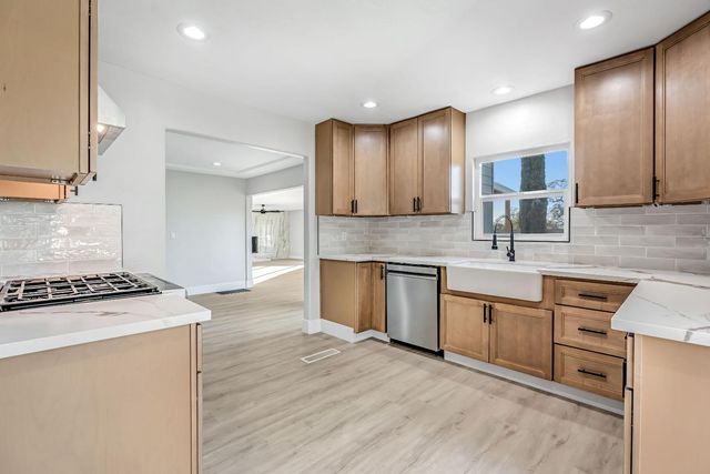 28718 Auberry Road, Prather, CA 93651