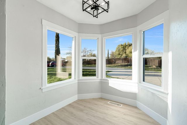 28718 Auberry Road, Prather, CA 93651