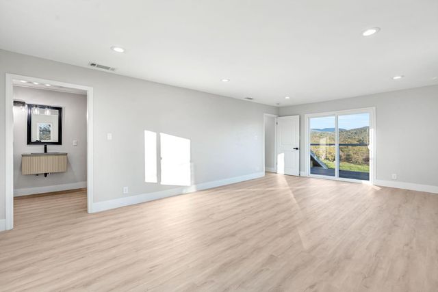 28718 Auberry Road, Prather, CA 93651