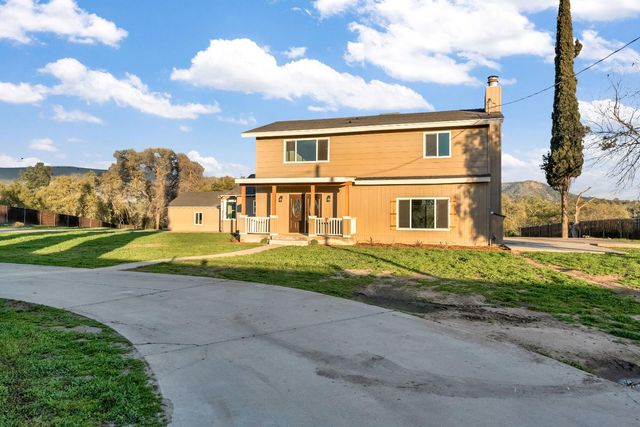 28718 Auberry Road, Prather, CA 93651