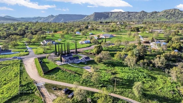 28718 Auberry Road, Prather, CA 93651