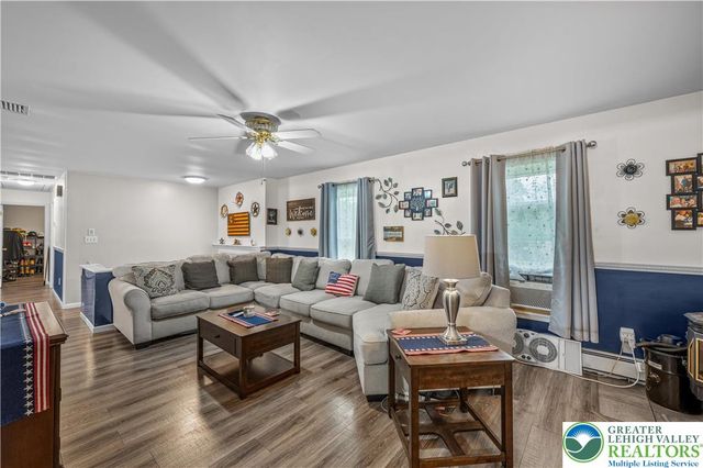 1242 Debby Court, Lehigh Twp, PA 18038