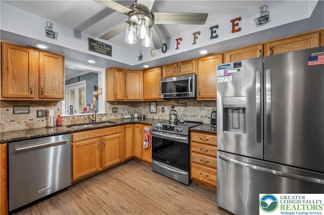 1242 Debby Court, Lehigh Twp, PA 18038
