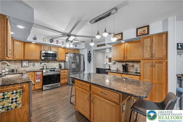 1242 Debby Court, Lehigh Twp, PA 18038