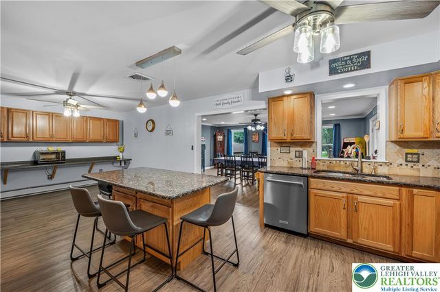 1242 Debby Court, Lehigh Twp, PA 18038