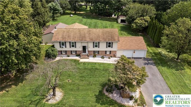 1242 Debby Court, Lehigh Twp, PA 18038