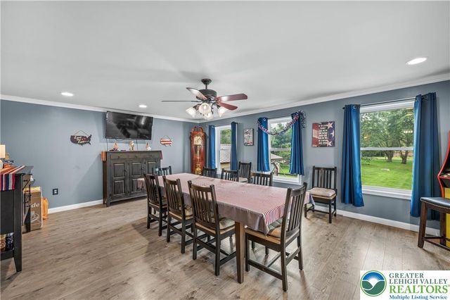 1242 Debby Court, Lehigh Twp, PA 18038