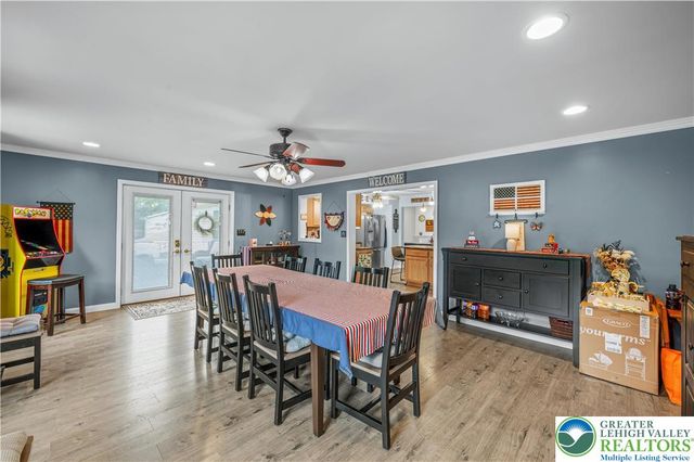 1242 Debby Court, Lehigh Twp, PA 18038