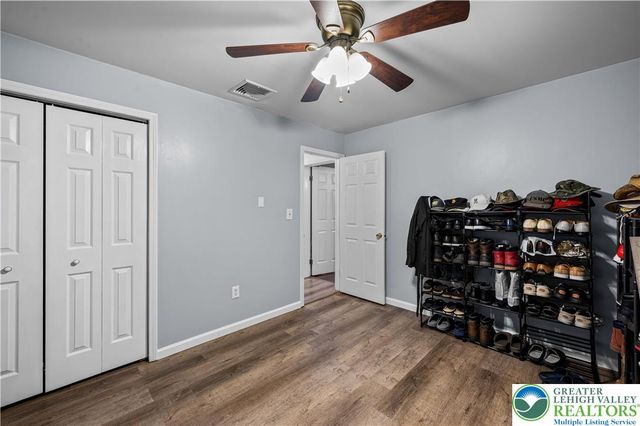 1242 Debby Court, Lehigh Twp, PA 18038
