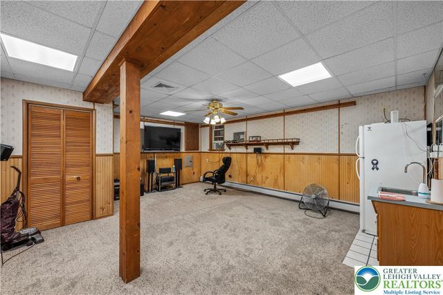 1242 Debby Court, Lehigh Twp, PA 18038