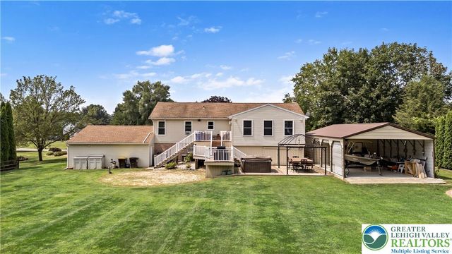 1242 Debby Court, Lehigh Twp, PA 18038