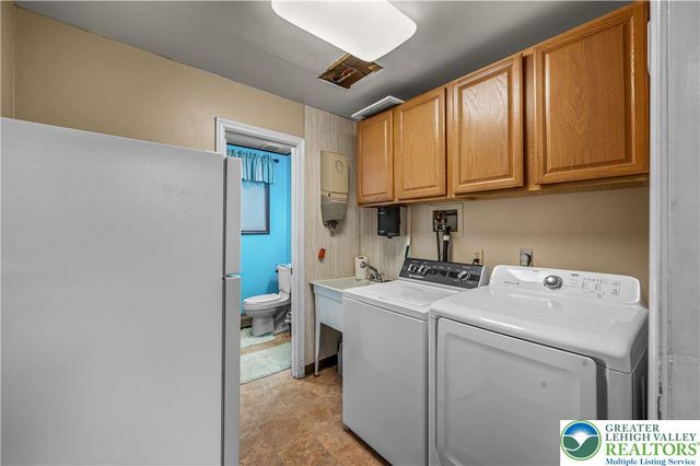 1242 Debby Court, Lehigh Twp, PA 18038