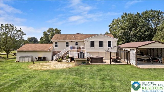 1242 Debby Court, Lehigh Twp, PA 18038