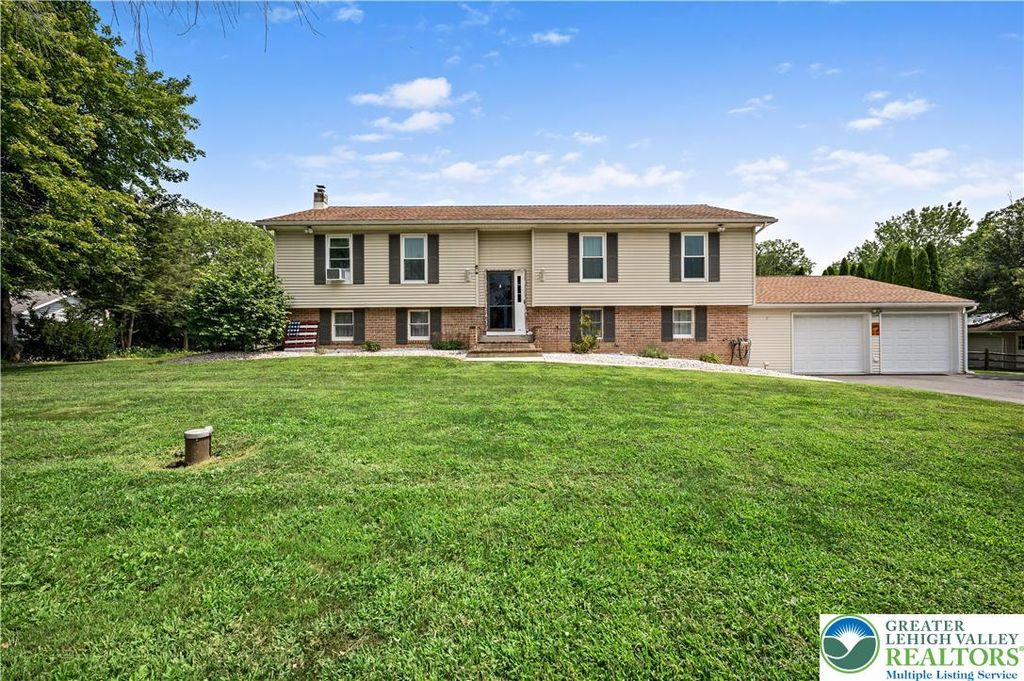 1242 Debby Court, Lehigh Twp, PA 18038