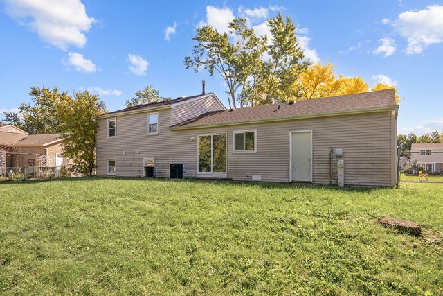 410 N BRAINTREE Drive, Schaumburg, IL 60194