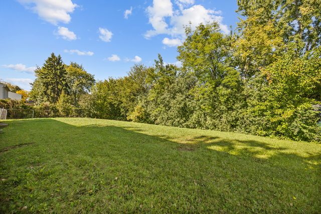 410 N BRAINTREE Drive, Schaumburg, IL 60194