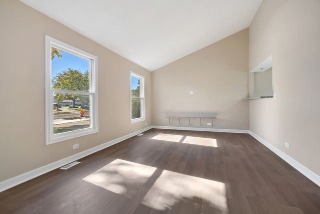 410 N BRAINTREE Drive, Schaumburg, IL 60194