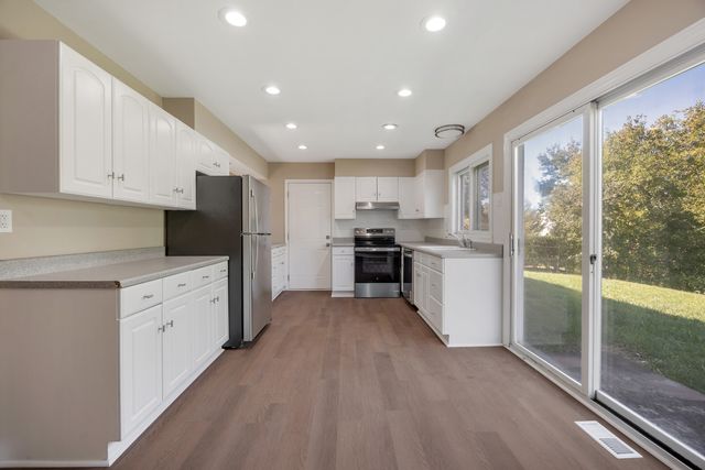 410 N BRAINTREE Drive, Schaumburg, IL 60194