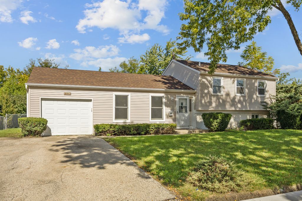410 N BRAINTREE Drive, Schaumburg, IL 60194 — photo 2