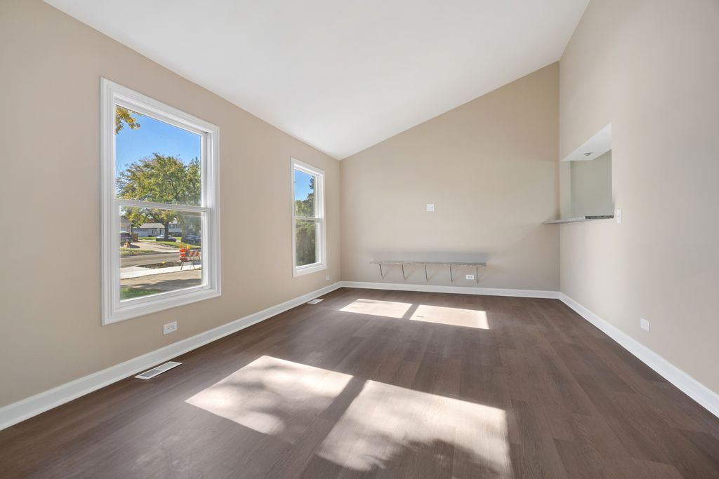 410 N BRAINTREE Drive, Schaumburg, IL 60194 — photo 5