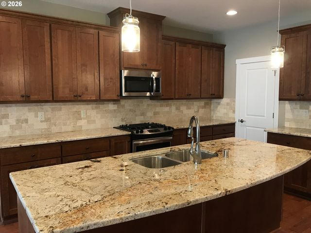 4237 Nw SAGE Loop, Camas, WA 98607