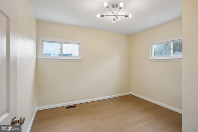50 E MAPLE AVE, Bellmawr, NJ 08031