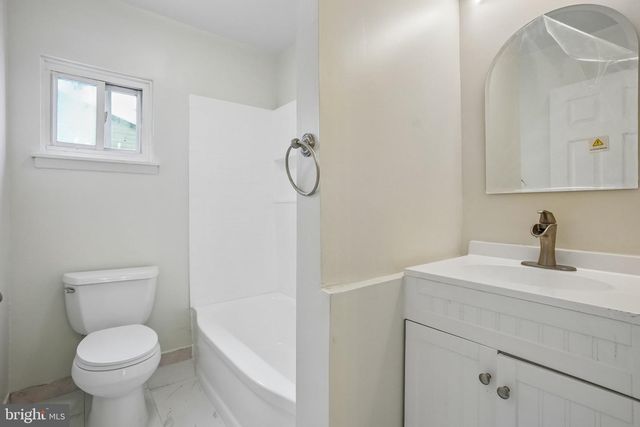 50 E MAPLE AVE, Bellmawr, NJ 08031