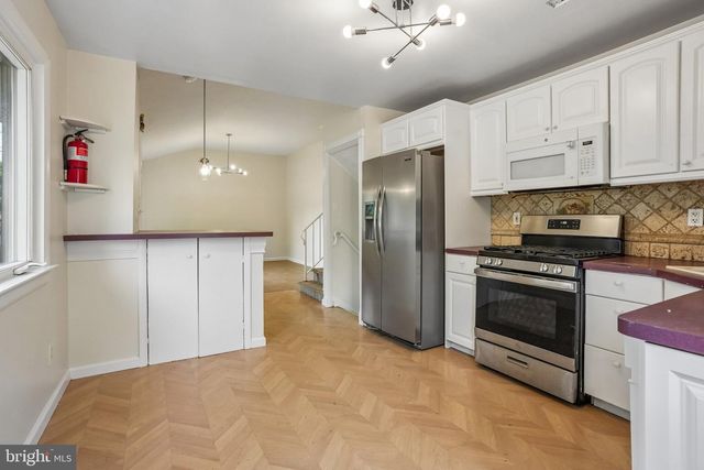 50 E MAPLE AVE, Bellmawr, NJ 08031