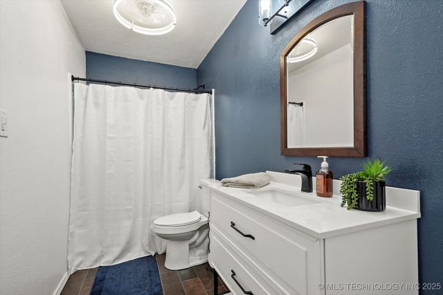 19929 E 43rd Street S, Broken Arrow, OK 74014