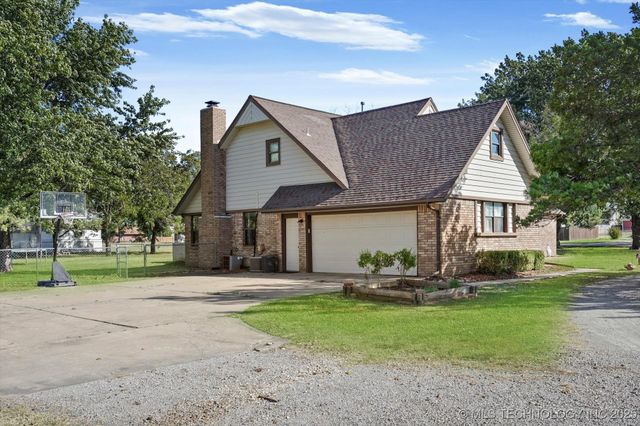 19929 E 43rd Street S, Broken Arrow, OK 74014