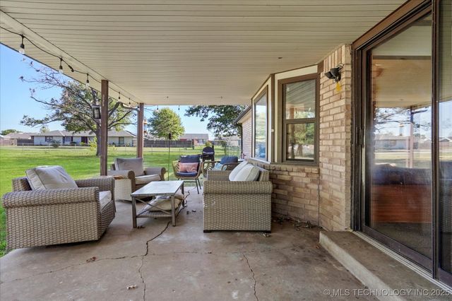 19929 E 43rd Street S, Broken Arrow, OK 74014