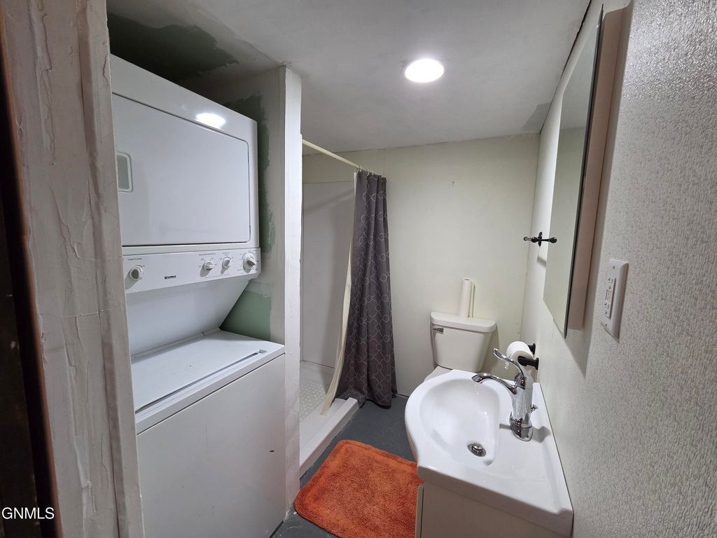 415 Court Street, Flasher, ND 58535 photo 11
