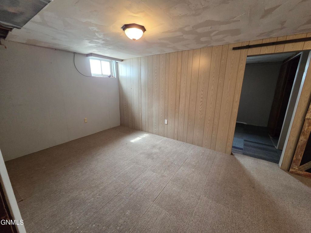 415 Court Street, Flasher, ND 58535 photo 13