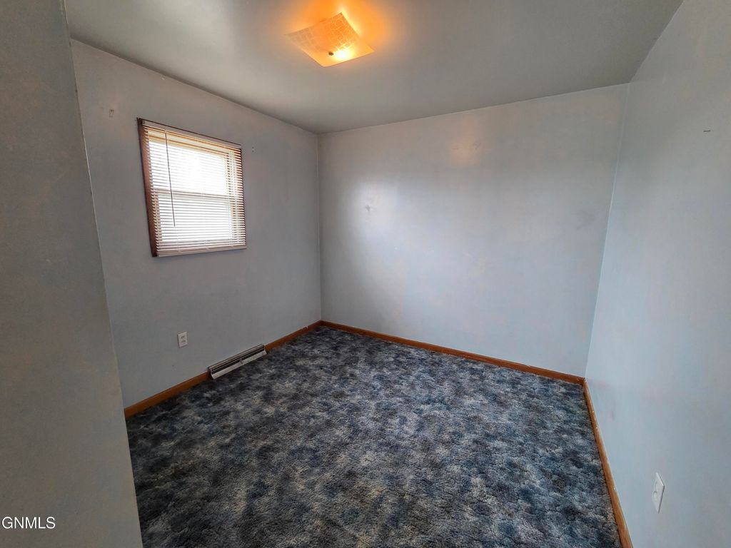 415 Court Street, Flasher, ND 58535 photo 5