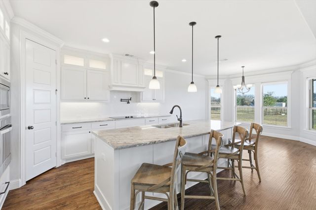 105 Sanders Drive, Waxahachie, TX 75165