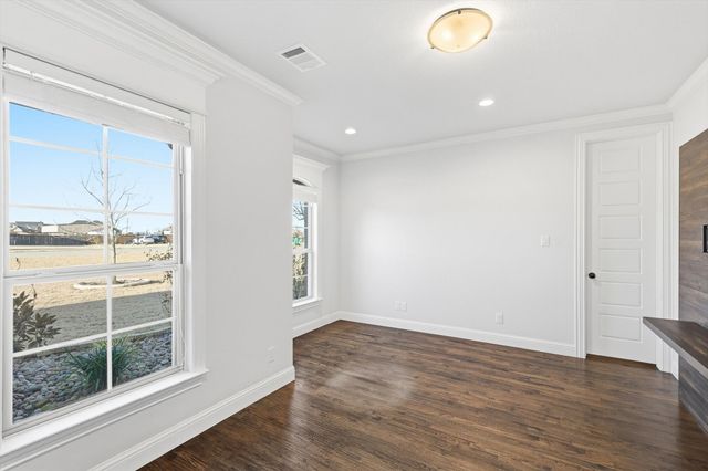 105 Sanders Drive, Waxahachie, TX 75165