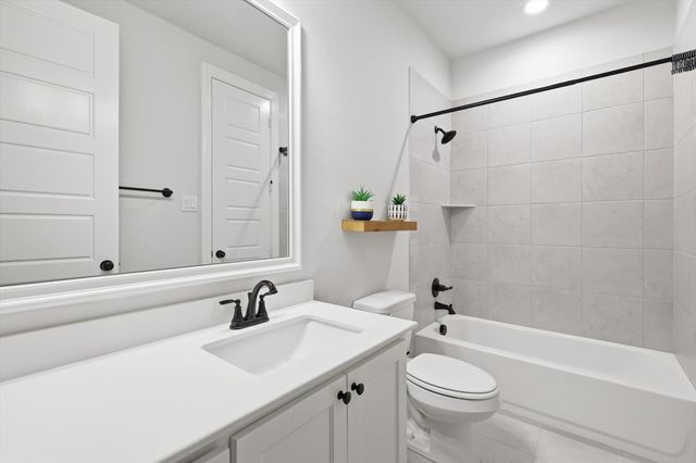 105 Sanders Drive, Waxahachie, TX 75165