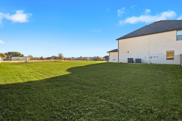 105 Sanders Drive, Waxahachie, TX 75165